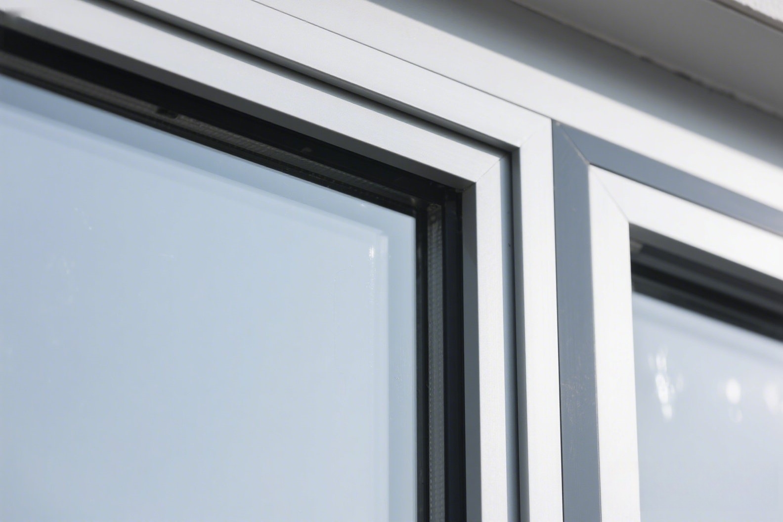 隔热断桥铝门窗密封性能:几道密封才够用